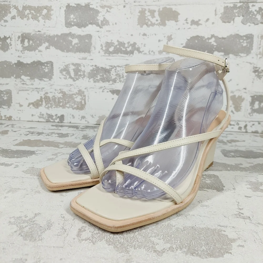 New Dolce Vita Gemini Ivory Leather Strappy Wedge Sandal V241